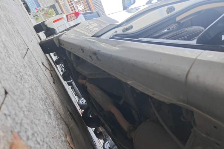 Used Wuling Hongguang V 2022 1.5L Enjoy Edition Electric-Powered LAR Left Side Sill