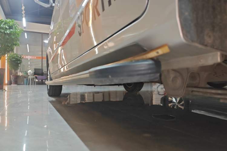 Used Wuling Hongguang V 2022 1.5L Enjoy Edition Hydraulic Power Steering LAR Left Side Sill
