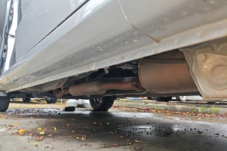 Used Wuling Hongguang V 2022 1.5L Jingqu Edition Electric-Assist LAR Left Side Sill