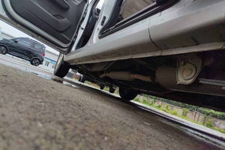 Used Wuling Hongguang V 2022 1.5L Jingqu Edition Electric-Assist LAR Left Side Sill
