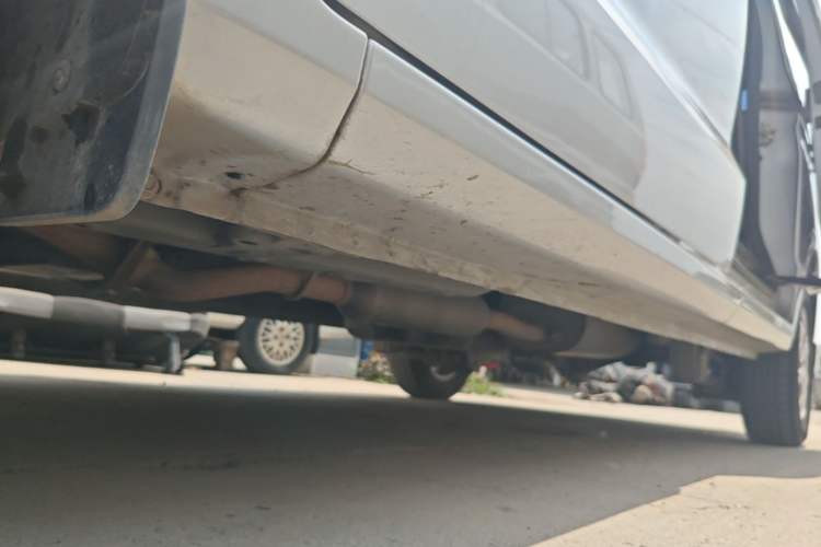 Used Wuling Hongguang V 2022 1.5L Enjoy Edition Electric-Powered LAR Left Side Sill