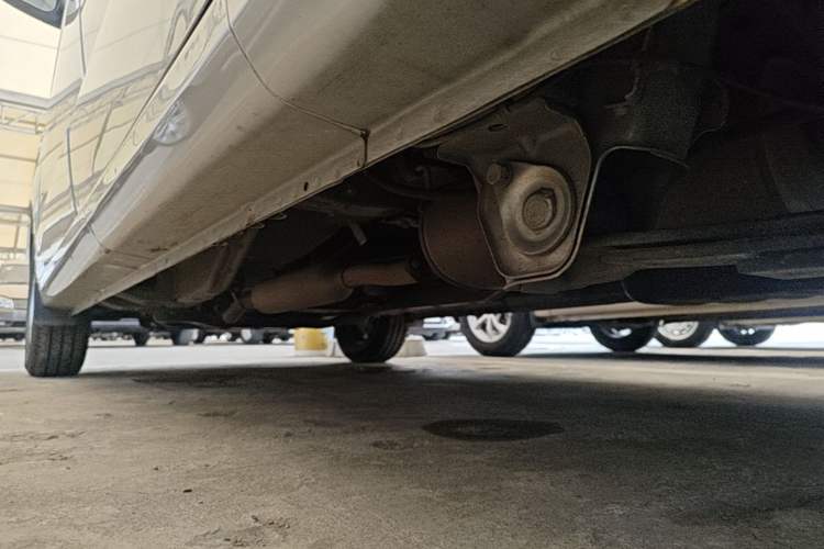 Used Wuling Hongguang V 2022 1.5L Jingqu Edition Electric-Assist LAR Left Side Sill