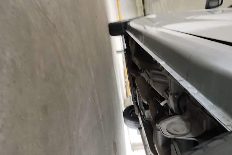 Used Wuling Hongguang V 2022 1.5L Jingqu Version Hydraulic Power Steering LAR Left Side Sill