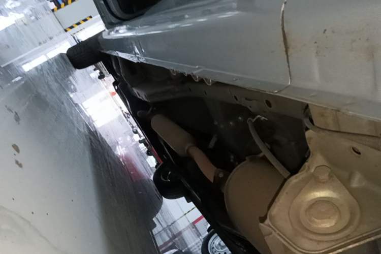 Used Wuling Hongguang V 2022 1.5L Enjoy Edition Electric-Powered LAR Left Side Sill