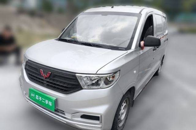 Used Wuling Hongguang V 2022 1.5L Jingqu Edition Enclosed-Window Vehicle with Hydraulic Power Steering LAR