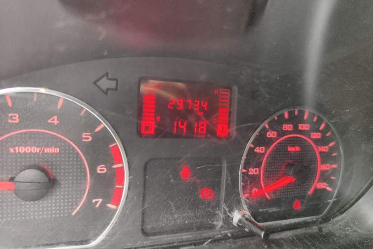 Used Wuling Hongguang V 2022 1.5L Jingqu Edition Electric-Assist LAR Odometer Close Up