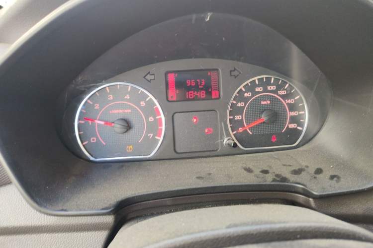 Used Wuling Hongguang V 2022 1.5L Jingqu Version Hydraulic Power Steering LAR Odometer Close Up