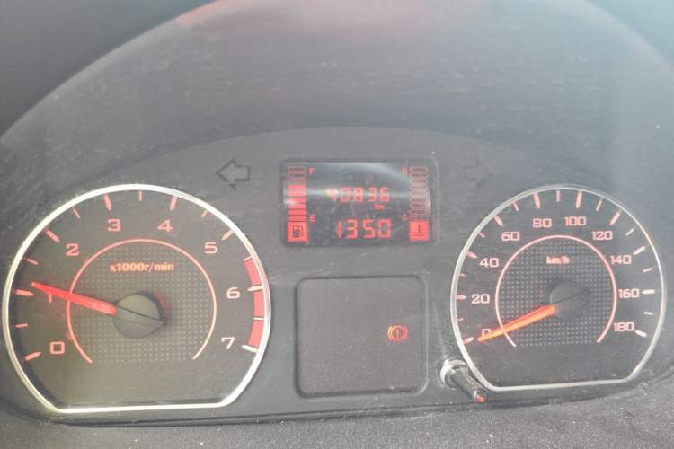 Used Wuling Hongguang V 2022 1.5L Jingqu Version Hydraulic Power Steering LAR Odometer Close Up