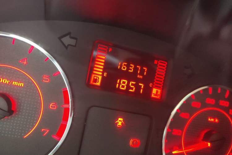 Used Wuling Hongguang V 2022 1.5L Jingqu Version Hydraulic Power Steering LAR Odometer Close Up