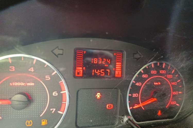 Used Wuling Hongguang V 2022 1.5L Jingqu Edition Electric-Assist LAR Odometer Close Up