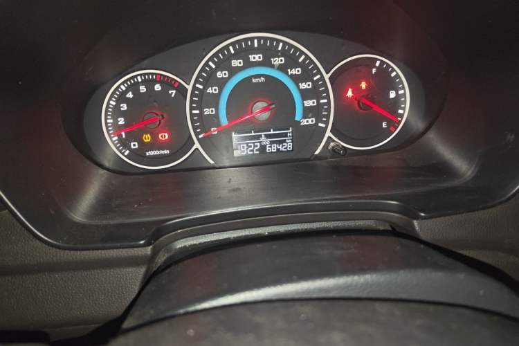Used Wuling Hongguang V 2022 1.5L Enjoy Edition Electric-Powered LAR Odometer Close Up