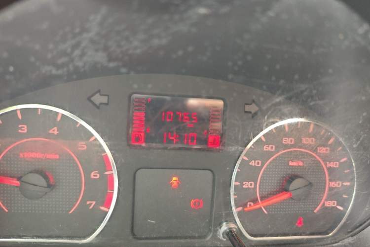 Used Wuling Hongguang V 2022 1.5L Jingqu Edition Electric-Assist LAR Odometer Close Up