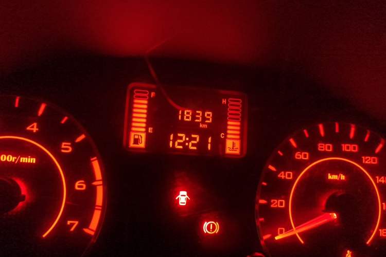 Used Wuling Hongguang V 2022 1.5L Jingqu Version Hydraulic Power Steering LAR Odometer Close Up