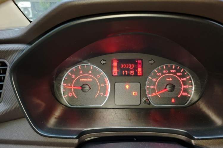 Used Wuling Hongguang V 2022 1.5L Enjoy Edition Electric-Powered LAR Odometer Close Up
