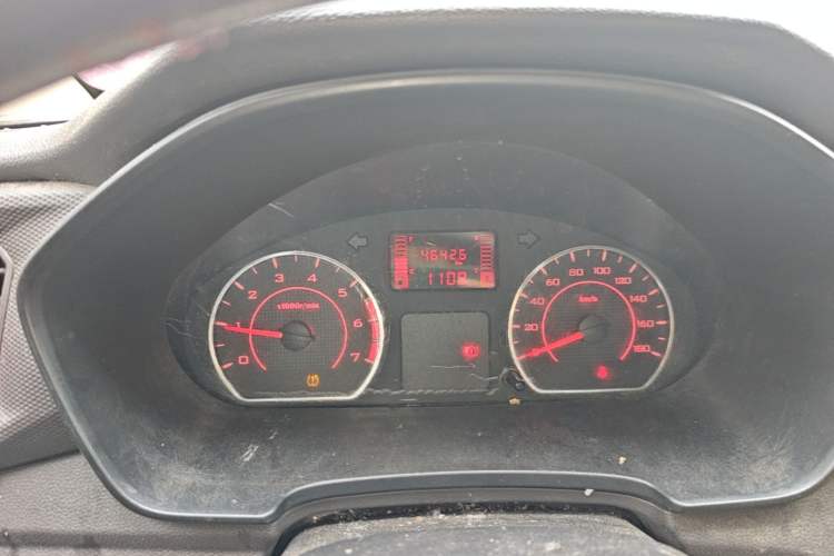 Used Wuling Hongguang V 2022 1.5L Jingqu Edition Electric-Assist LAR Odometer Close Up