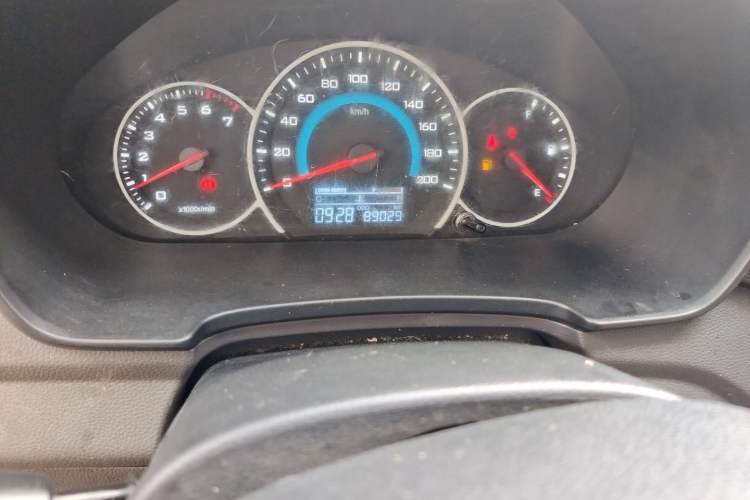 Used Wuling Hongguang V 2022 1.5L Enjoy Edition Hydraulic Power Steering LAR Odometer Close Up