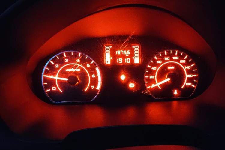 Used Wuling Hongguang V 2022 1.5L Jingqu Version Hydraulic Power Steering LAR Odometer Close Up