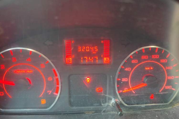 Used Wuling Hongguang V 2022 1.5L Jingqu Version Hydraulic Power Steering LAR Odometer Close Up