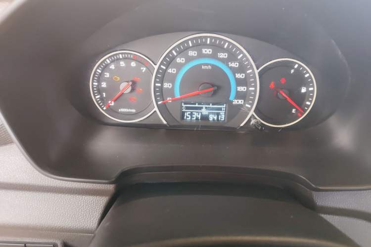Used Wuling Hongguang V 2022 1.5L Enjoy Edition Electric-Powered LAR Odometer Close Up