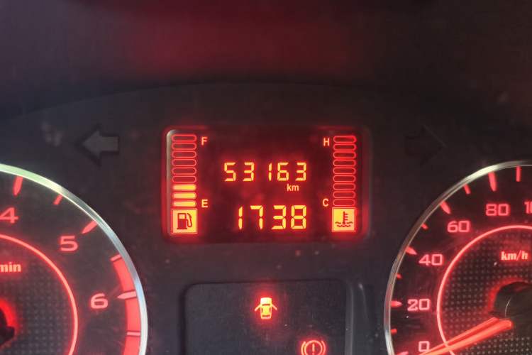Used Wuling Hongguang V 2022 1.5L Jingqu Version Hydraulic Power Steering LAR Odometer Close Up