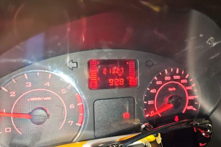 Used Wuling Hongguang V 2022 1.5L Enjoy Edition Electric-Powered LAR Odometer Close Up