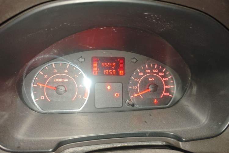 Used Wuling Hongguang V 2022 1.5L Jingqu Edition Electric-Assist LAR Odometer Close Up