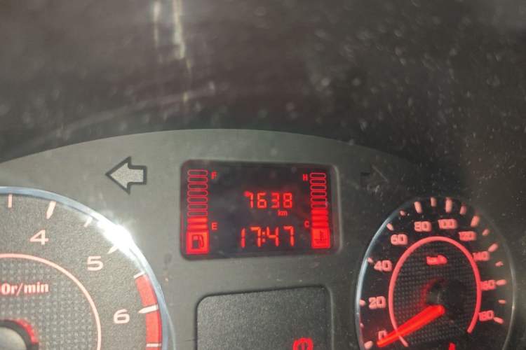 Used Wuling Hongguang V 2022 1.5L Jingqu Edition Electric-Assist LAR Odometer Close Up