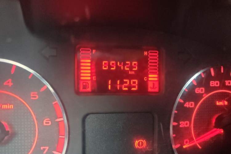 Used Wuling Hongguang V 2022 1.5L Jingqu Edition Electric-Assist LAR Odometer Close Up