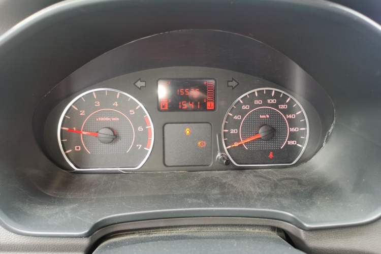 Used Wuling Hongguang V 2022 1.5L Enjoy Edition Electric-Powered LAR Odometer Close Up