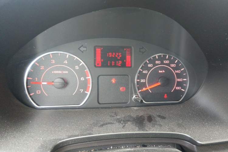 Used Wuling Hongguang V 2022 1.5L Jingqu Edition Electric-Assist LAR Odometer Close Up