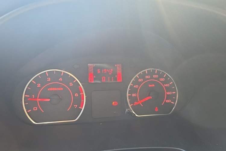 Used Wuling Hongguang V 2022 1.5L Jingqu Version Hydraulic Power Steering LAR Odometer Close Up
