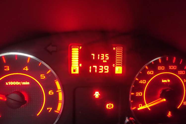 Used Wuling Hongguang V 2022 1.5L Jingqu Edition Electric-Assist LAR Odometer Close Up