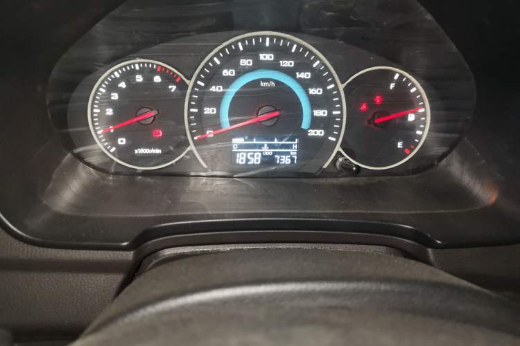 Used Wuling Hongguang V 2022 1.5L Enjoy Edition Electric-Powered LAR Odometer Close Up