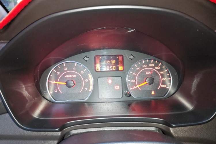 Used Wuling Hongguang V 2022 1.5L Jingqu Edition Electric-Assist LAR Odometer Close Up