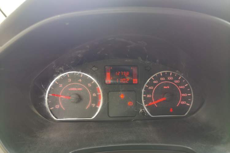Used Wuling Hongguang V 2022 1.5L Jingqu Edition Electric-Assist LAR Odometer Close Up