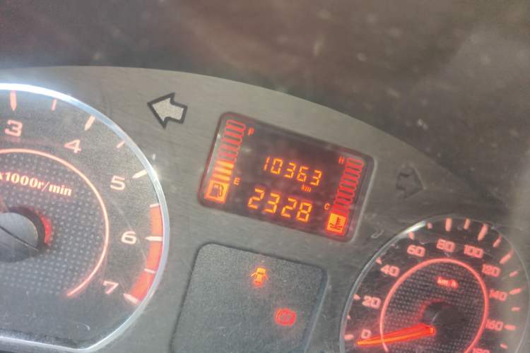Used Wuling Hongguang V 2022 1.5L Jingqu Version Hydraulic Power Steering LAR Odometer Close Up