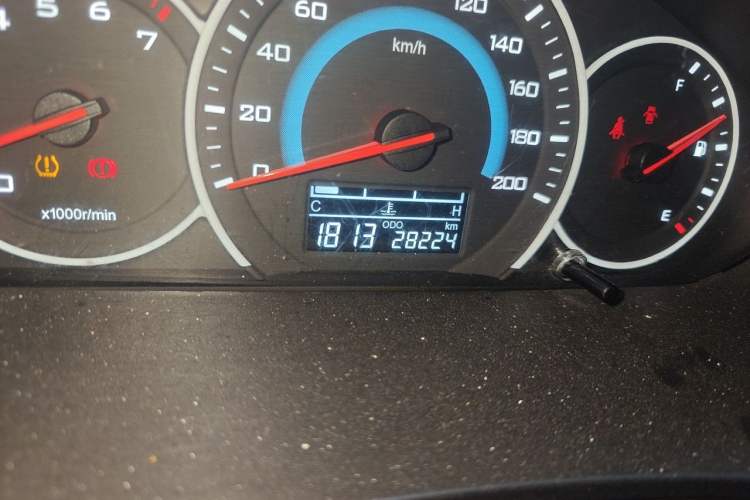 Used Wuling Hongguang V 2022 1.5L Enjoy Edition Hydraulic Power Steering LAR Odometer Close Up