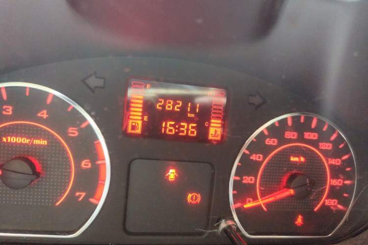 Used Wuling Hongguang V 2022 1.5L Jingqu Version Hydraulic Power Steering LAR Odometer Close Up