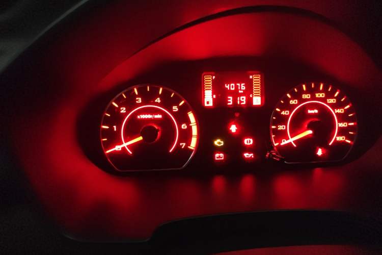 Used Wuling Hongguang V 2022 1.5L Jingqu Edition Electric-Assist LAR Odometer Close Up