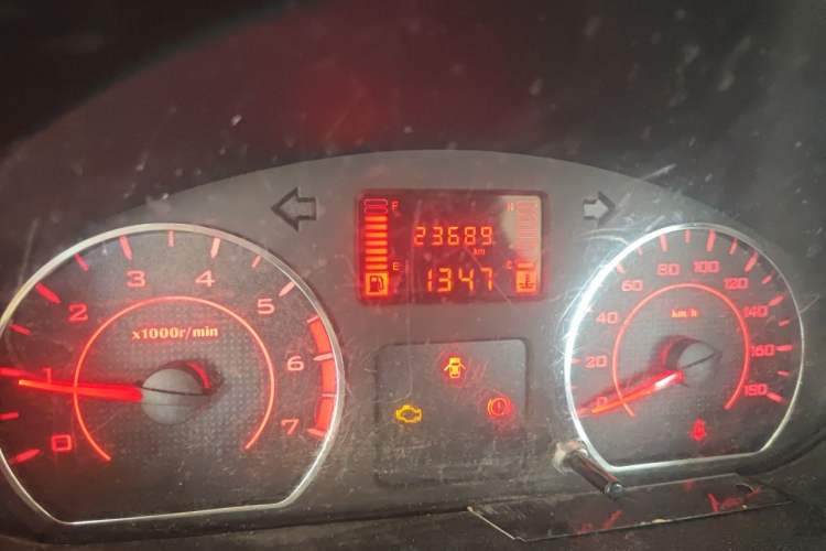 Used Wuling Hongguang V 2022 1.5L Jingqu Version Hydraulic Power Steering LAR Odometer Close Up