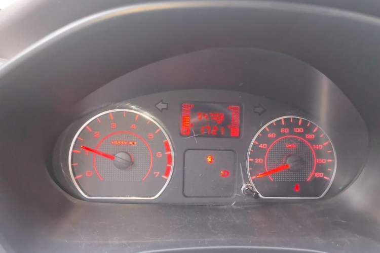 Used Wuling Hongguang V 2022 1.5L Jingqu Edition Electric-Assist LAR Odometer Close Up