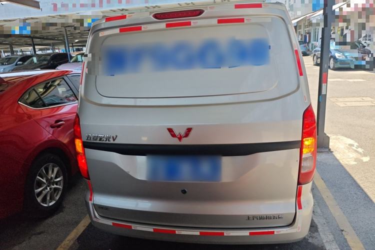 Used Wuling Hongguang V 2022 1.5L Jingqu Edition Enclosed-Window Vehicle with Hydraulic Power Steering LAR Rear