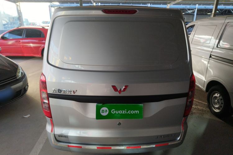 Used Wuling Hongguang V 2022 1.5L Jingqu Edition Enclosed-Window Vehicle with Electric Power Steering LAR Rear