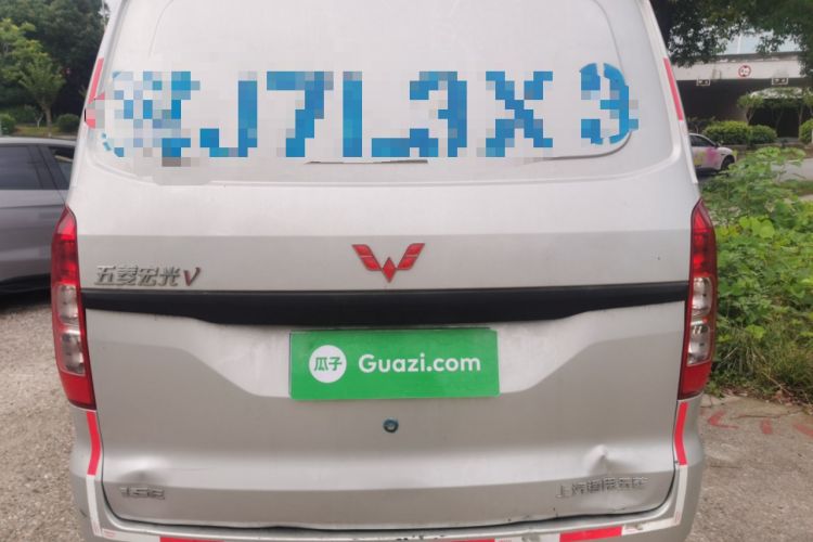 Used Wuling Hongguang V 2022 1.5L Jingqu Edition Enclosed-Window Vehicle with Hydraulic Power Steering LAR Rear
