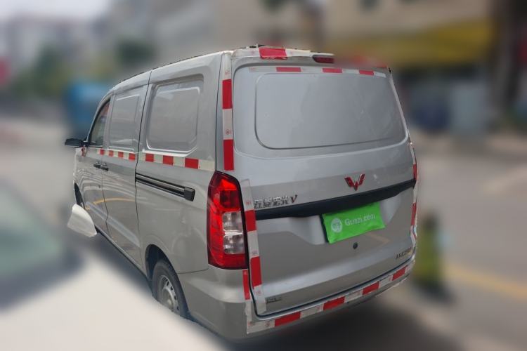 Used Wuling Hongguang V 2022 1.5L Jingqu Edition Enclosed-Window Vehicle with Hydraulic Power Steering LAR Rear Left 45 Deg