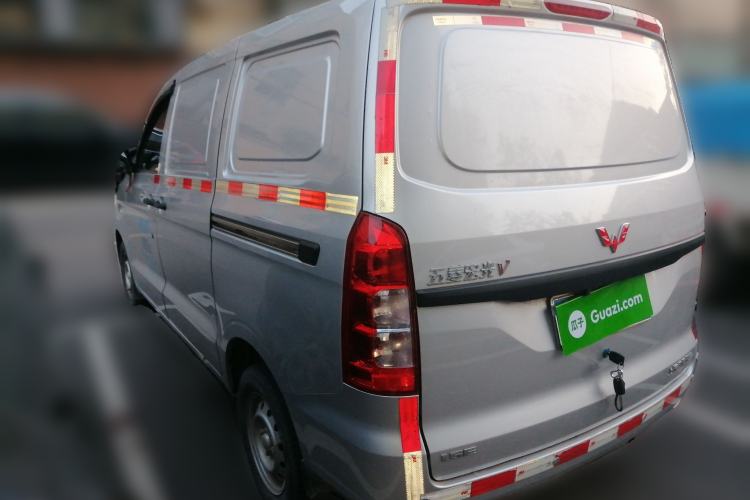 Used Wuling Hongguang V 2022 1.5L Jingqu Edition Enclosed-Window Vehicle with Hydraulic Power Steering LAR Rear Left 45 Deg