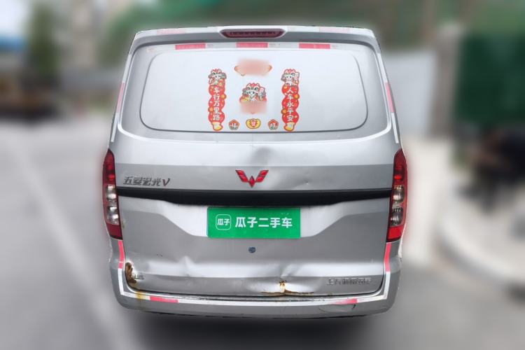 Used Wuling Hongguang V 2022 1.5L Jingqu Edition Enclosed-Window Vehicle with Hydraulic Power Steering LAR Rear