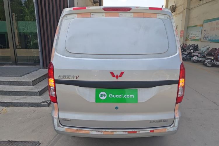 Used Wuling Hongguang V 2022 1.5L Jingqu Edition Enclosed-Window Vehicle with Electric Power Steering LAR Rear