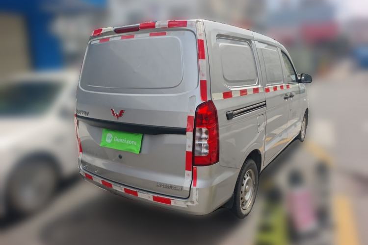 Used Wuling Hongguang V 2022 1.5L Jingqu Edition Enclosed-Window Vehicle with Hydraulic Power Steering LAR Rear Right 45 Deg
