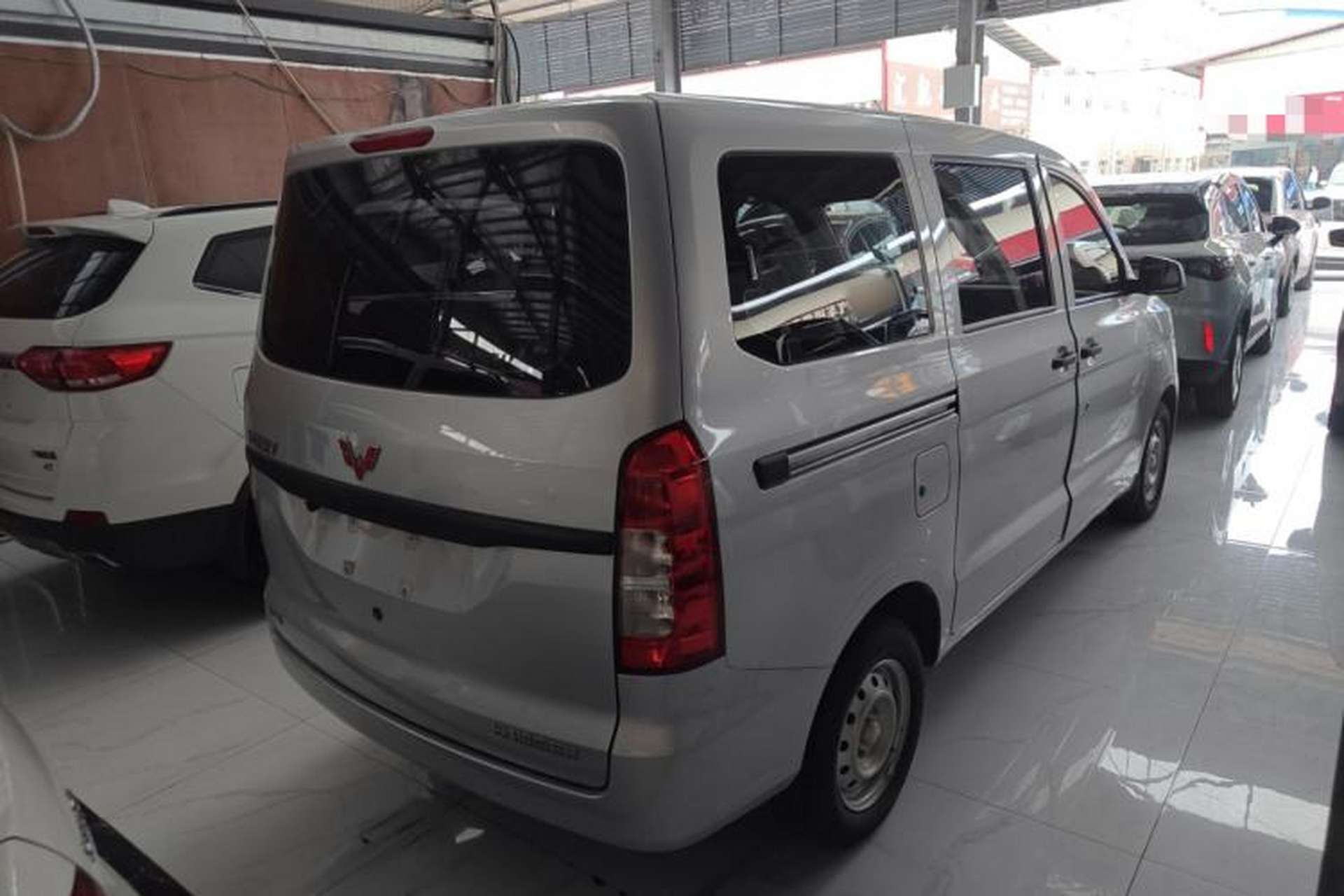 Used Wuling Hongguang V 2022 1.5L Jingqu Edition Electric-Assist LAR Rear Right 45 Deg